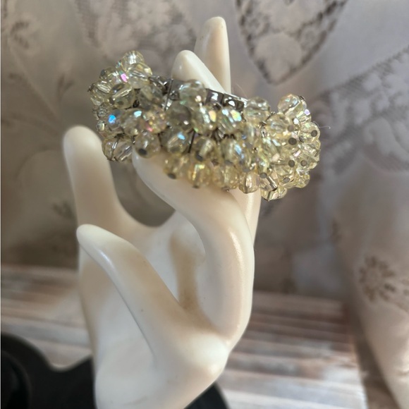 crystal beaded Cha-Cha stretch bracelet - Picture 4 of 4